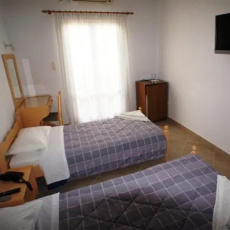 Ino Hotel Kamári